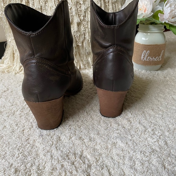 Bootie - Picture 5 of 6